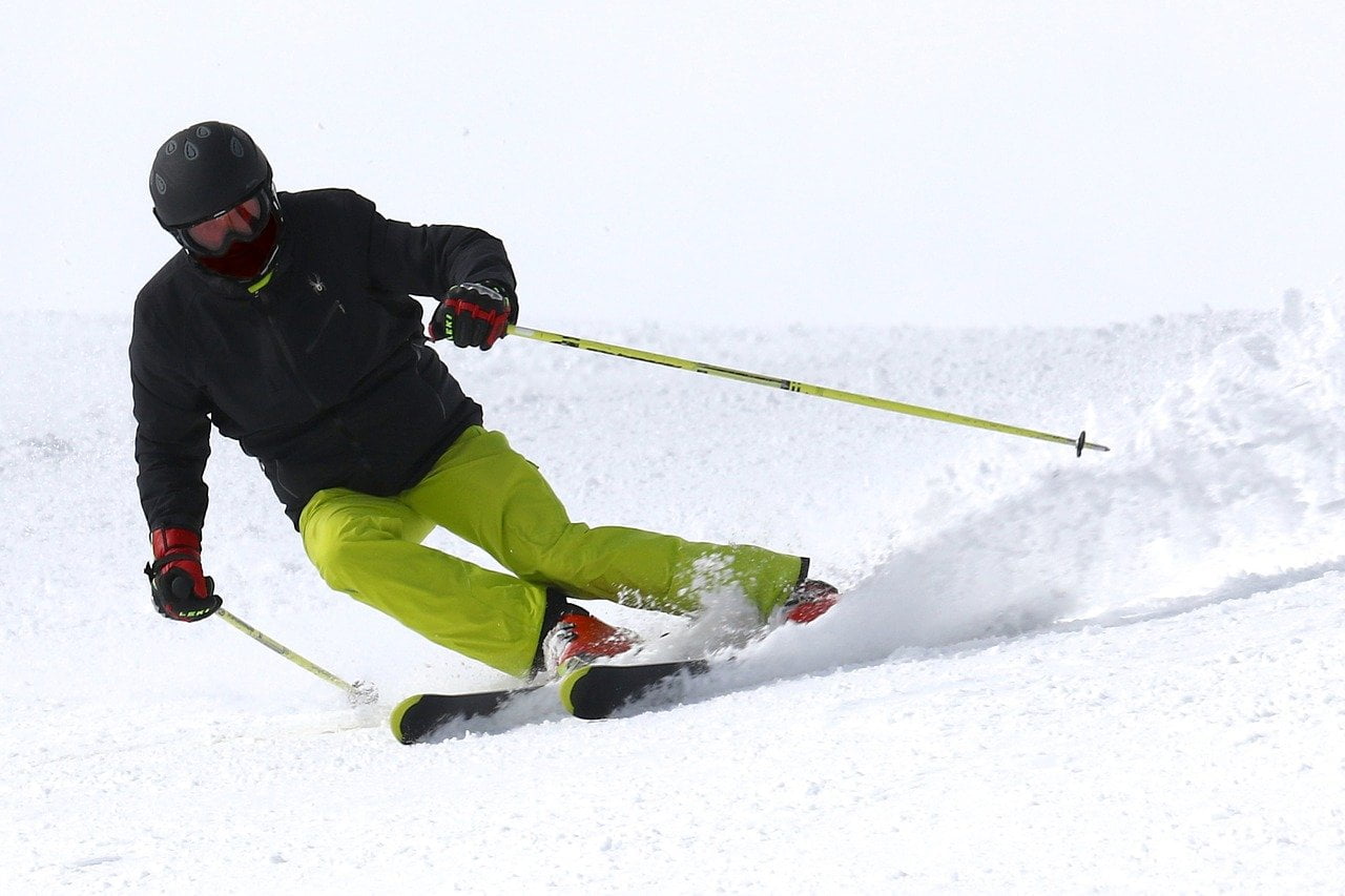 Beginner's Guide to Downhill Skiing