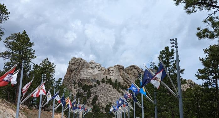 Moutn Rushmore road trip south dakota